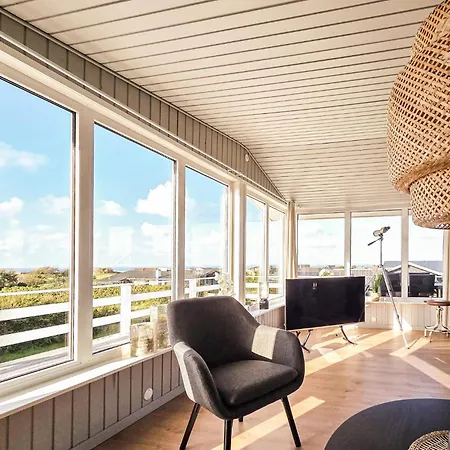 3 Bedroom Awesome In Semesterbostad *